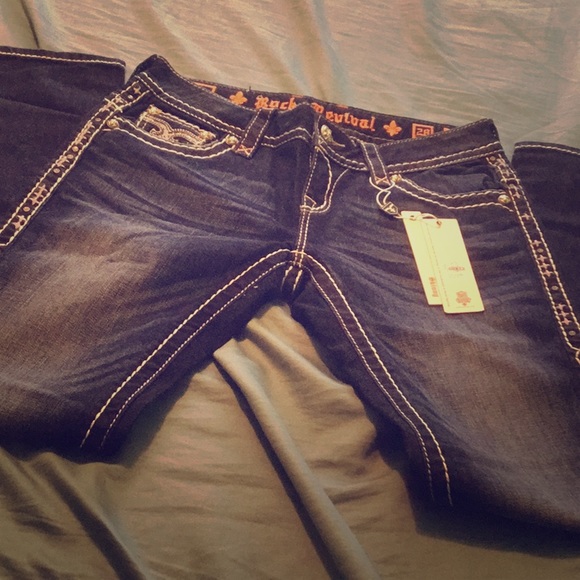 NEW WITH TAGS ROCK REVIVAL SKINNY - Picture 2 of 6
